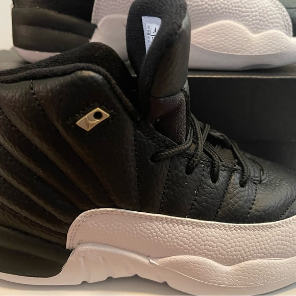 Nike Jordan Retro 12 - Picture 5 of 8